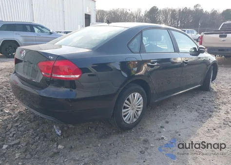 2014 Volkswagen Passat 1.8T S z USA, uszkodzony, nr VIN 1VWAS7A37EC097863